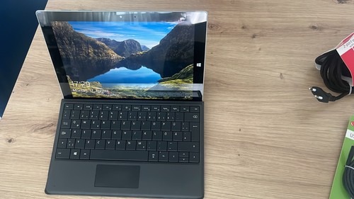Microsoft surface 8 - 3, 10.8"